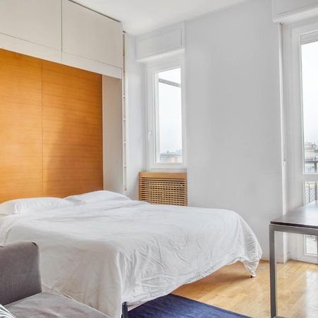 Joivy Vibrant Studio With Balcony Milano Eksteriør billede