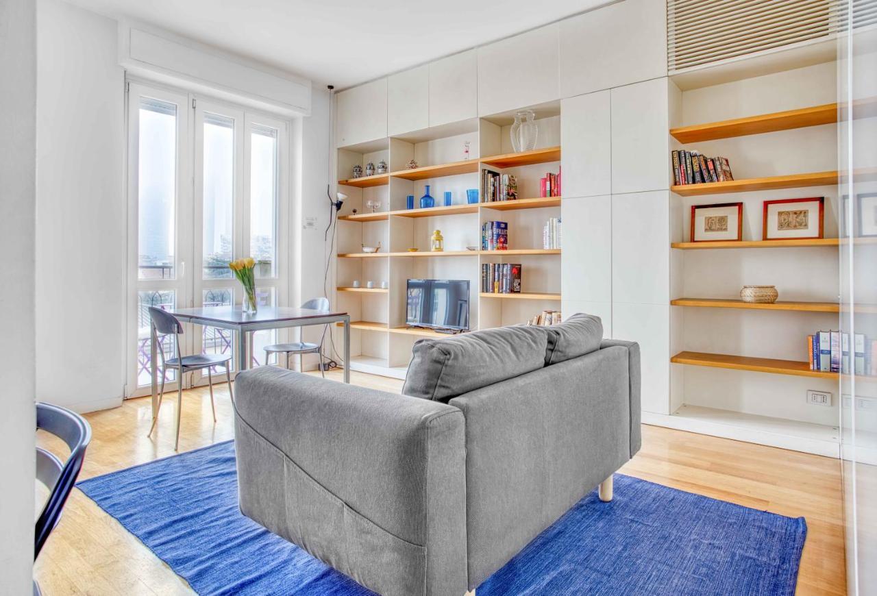 Joivy Vibrant Studio With Balcony Milano Eksteriør billede