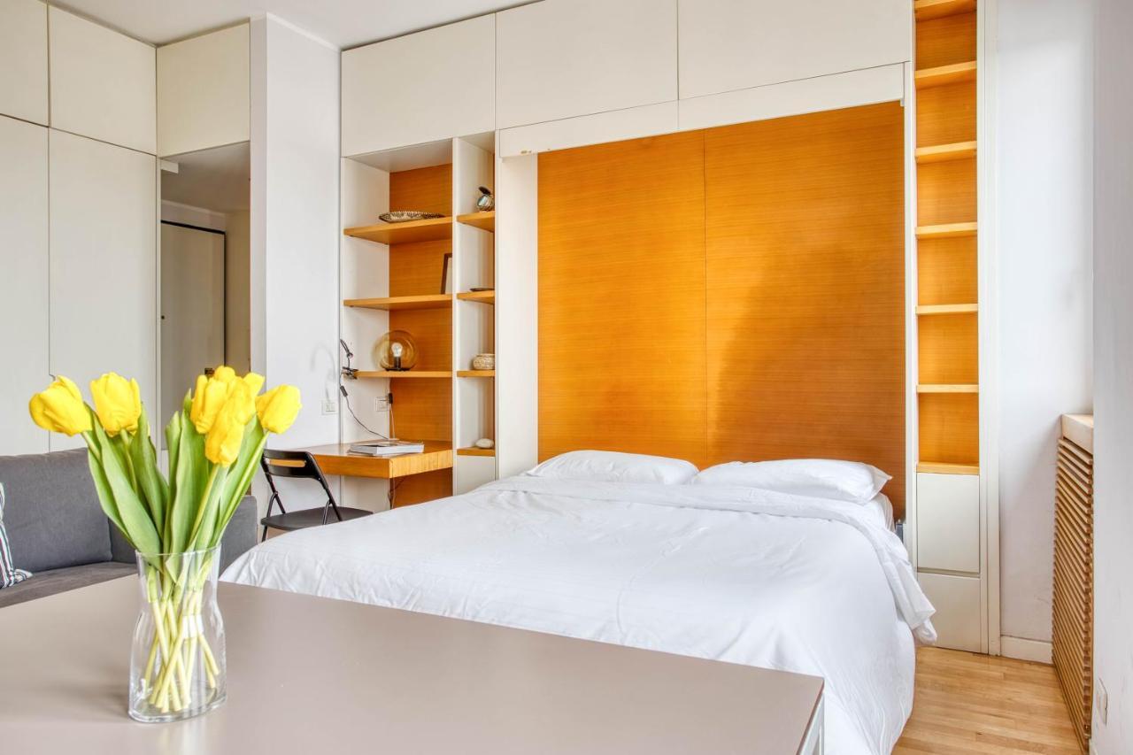 Joivy Vibrant Studio With Balcony Milano Eksteriør billede